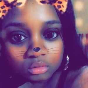 Meet your Posher, Yolanda